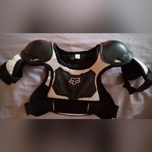 Fox Peewee Titan chest protector